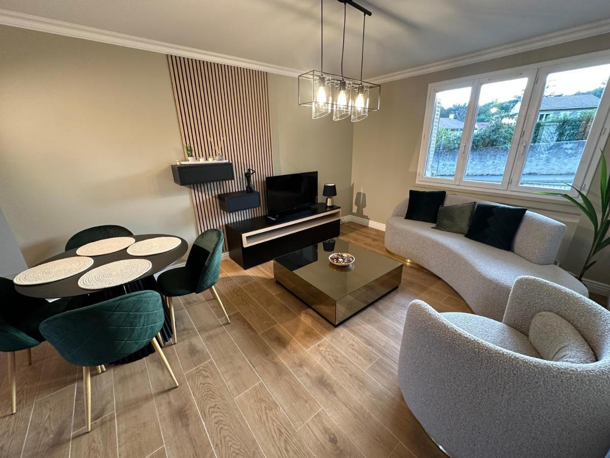 Minois Apartment Saint-Genet-Lerpt Luaran gambar