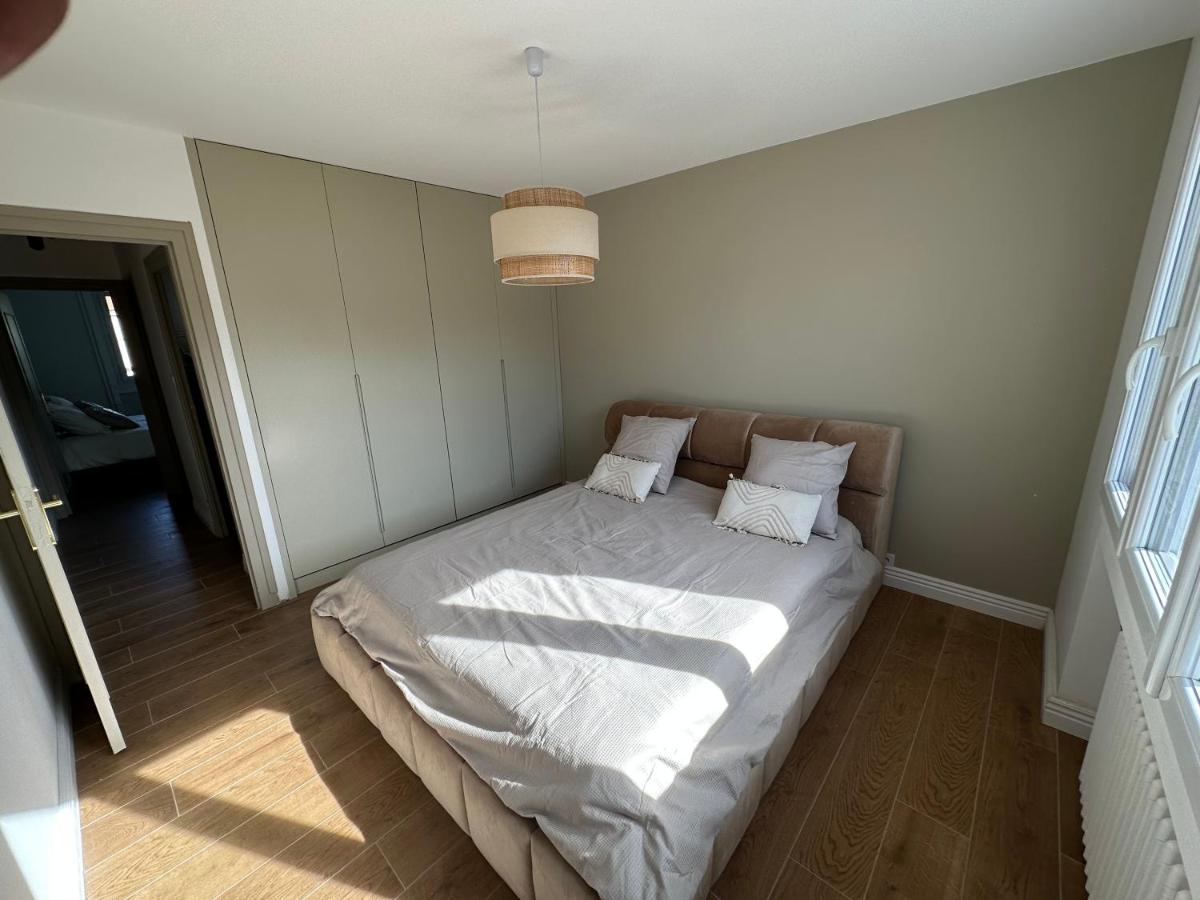 Minois Apartment Saint-Genet-Lerpt Luaran gambar