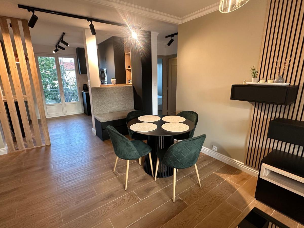 Minois Apartment Saint-Genet-Lerpt Luaran gambar