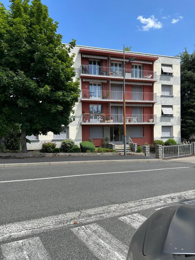 Minois Apartment Saint-Genet-Lerpt Luaran gambar